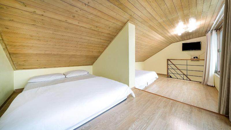 Gapyung Amor Pension Gaegok Suyoungjang image