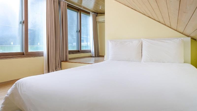 Gapyung Amor Pension Gaegok Suyoungjang image
