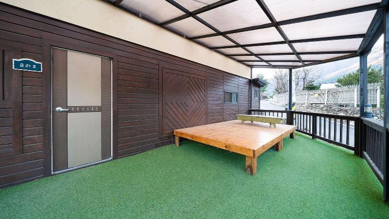 Gapyung Amor Pension Gaegok Suyoungjang image