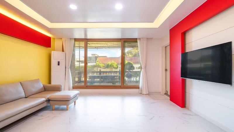 Gapyung Amor Pension Gaegok Suyoungjang image