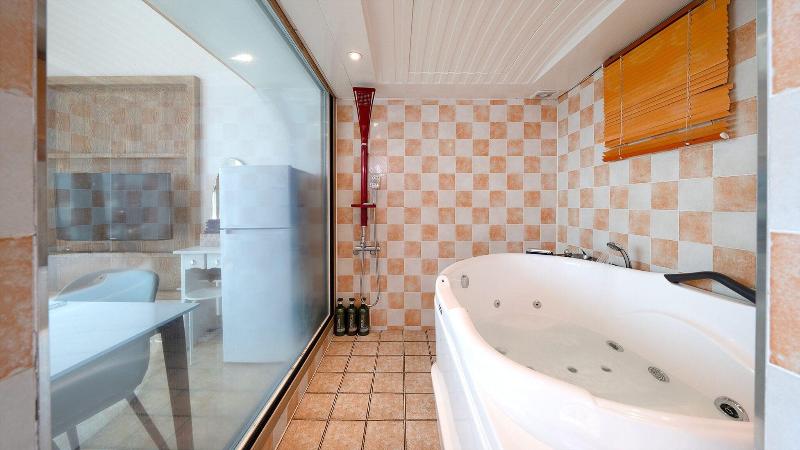 Gapyung Amor Pension Gaegok Suyoungjang image
