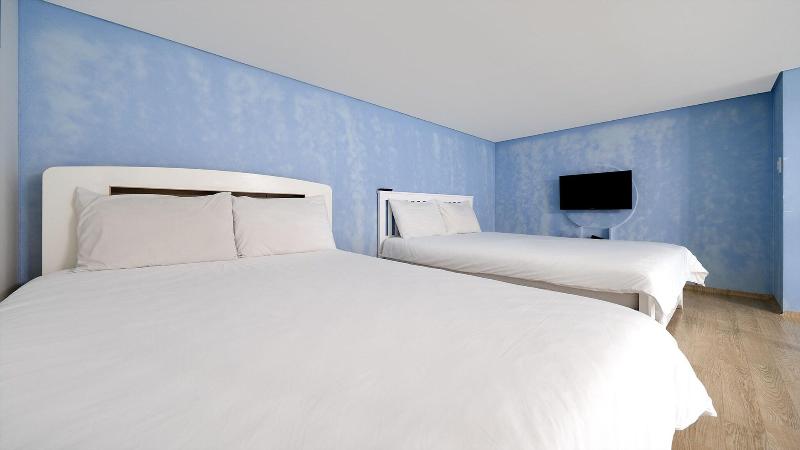 Gapyung Amor Pension Gaegok Suyoungjang image