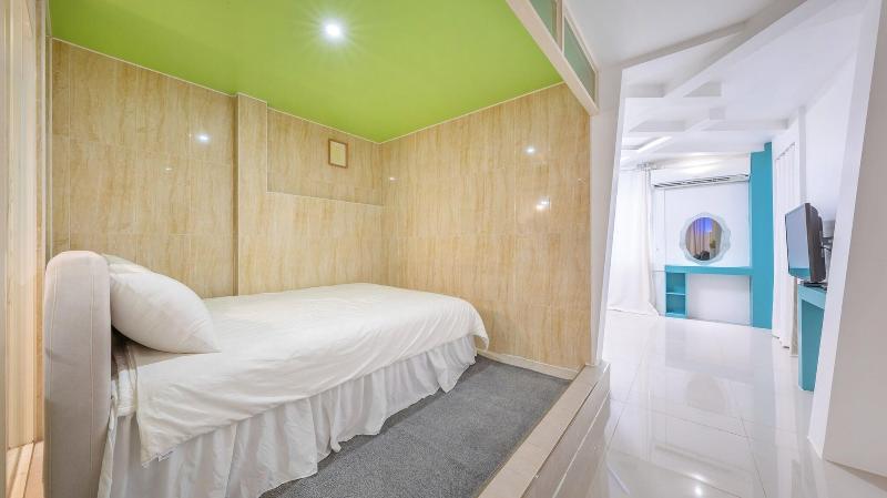 Gapyung Amor Pension Gaegok Suyoungjang image