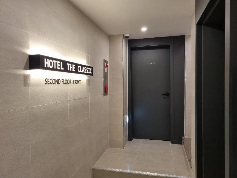 Hotel The Classic image