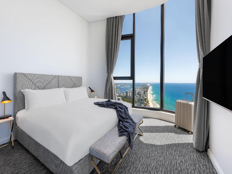 Meriton Suites Surfers Paradise image