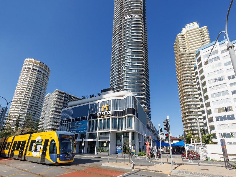 Meriton Suites Surfers Paradise image