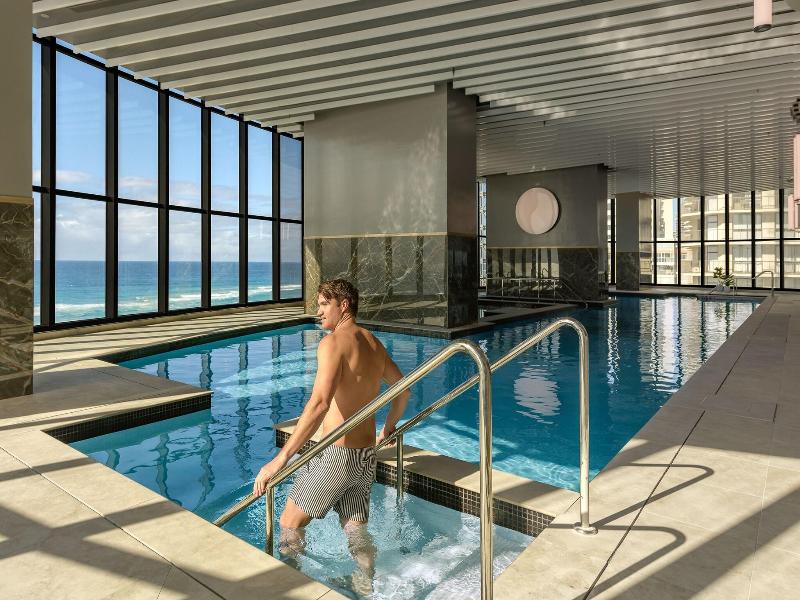 Meriton Suites Surfers Paradise image