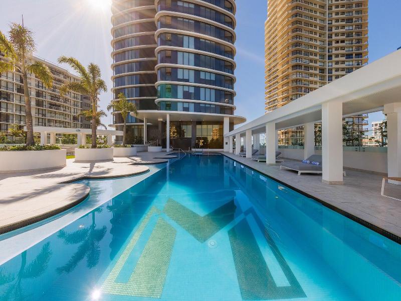 Meriton Suites Surfers Paradise image