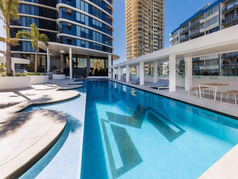 Meriton Suites Surfers Paradise image