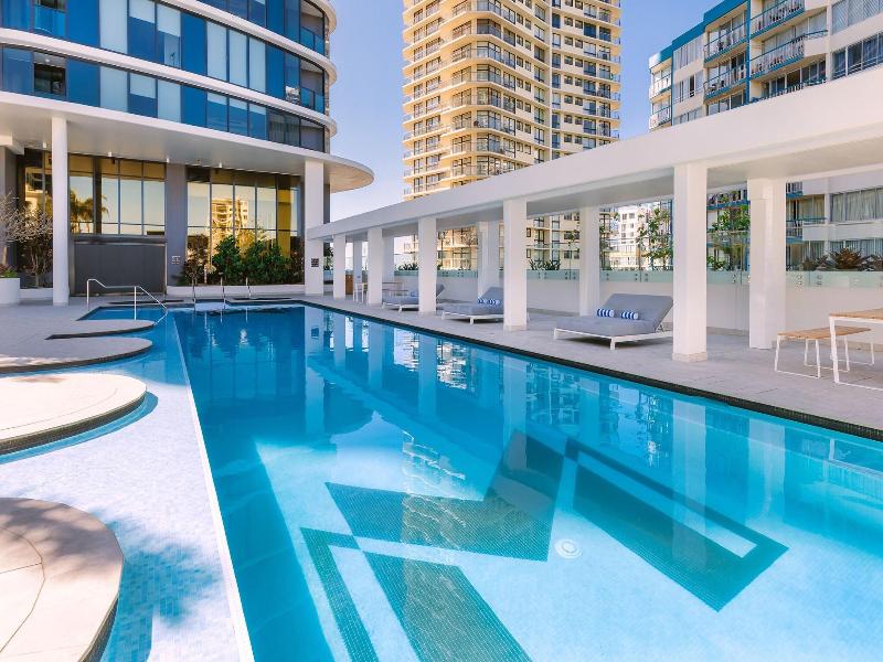 Meriton Suites Surfers Paradise image