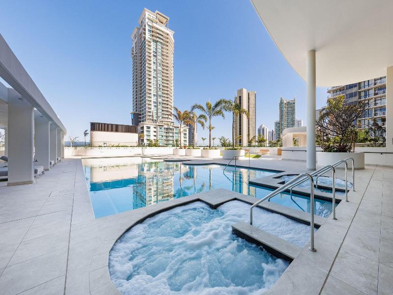Meriton Suites Surfers Paradise image