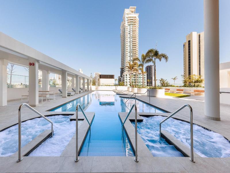 Meriton Suites Surfers Paradise image