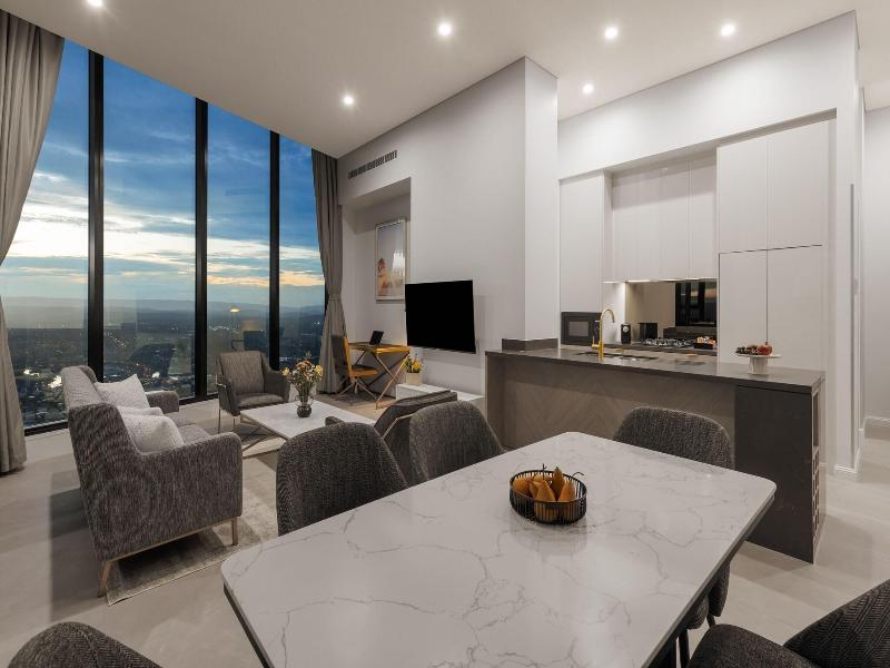 Meriton Suites Surfers Paradise image