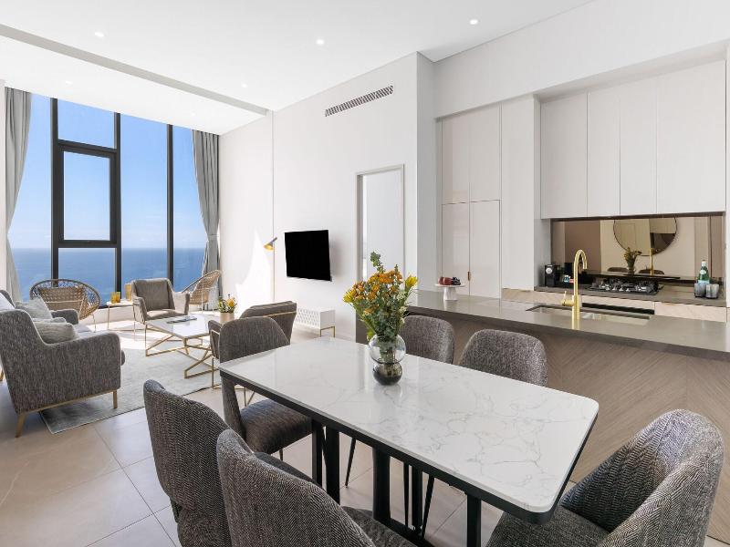Meriton Suites Surfers Paradise image