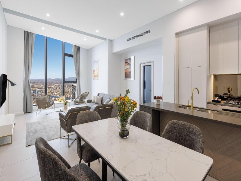 Meriton Suites Surfers Paradise image
