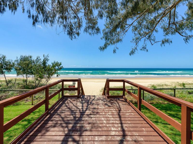 Meriton Suites Surfers Paradise image