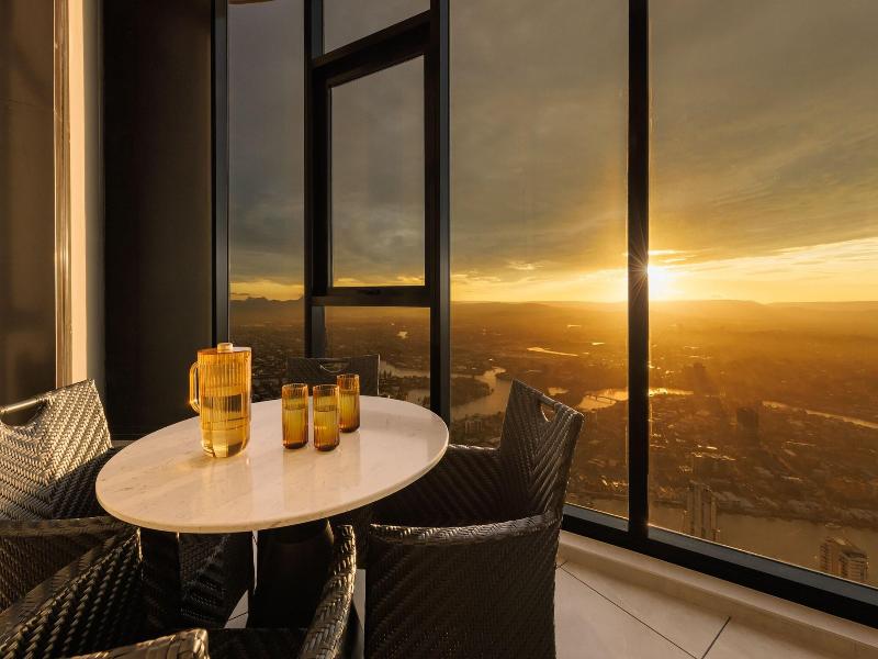 Meriton Suites Surfers Paradise image