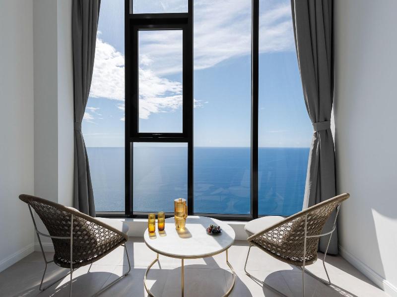 Meriton Suites Surfers Paradise image