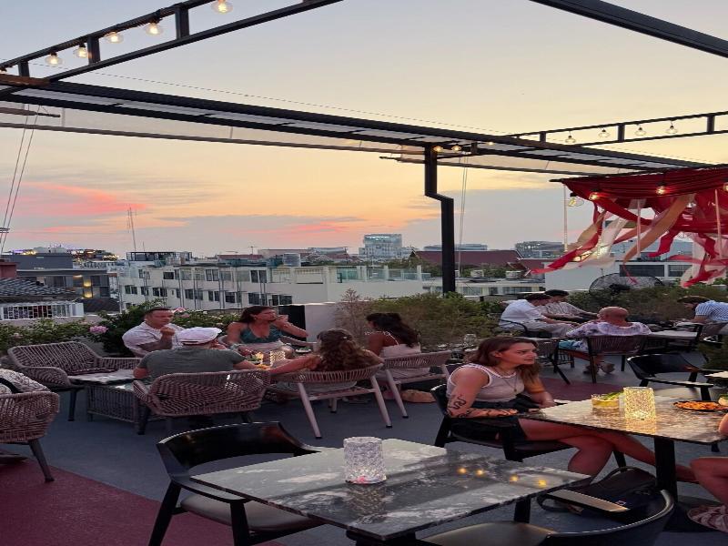 The Gravitique Hotel Khaosan image