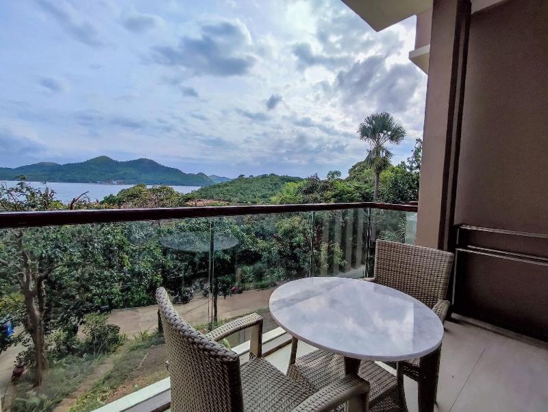 Zuri Resort