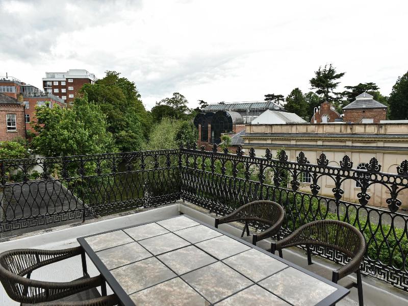 Victoria Colonnade Aparthotel image