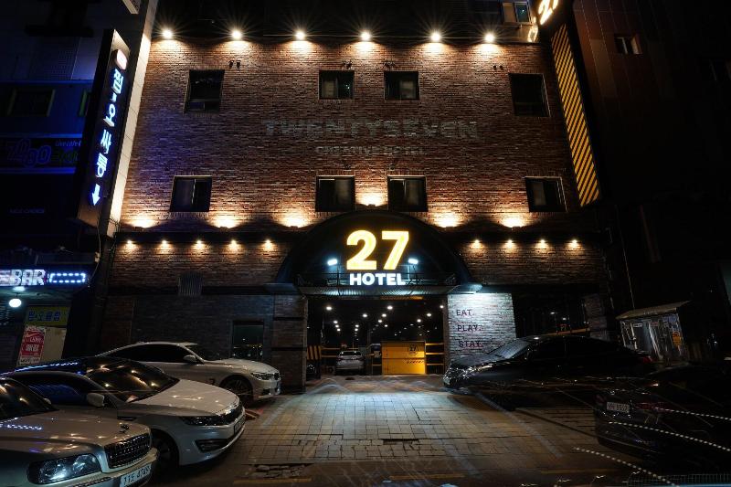 27 Hotel image