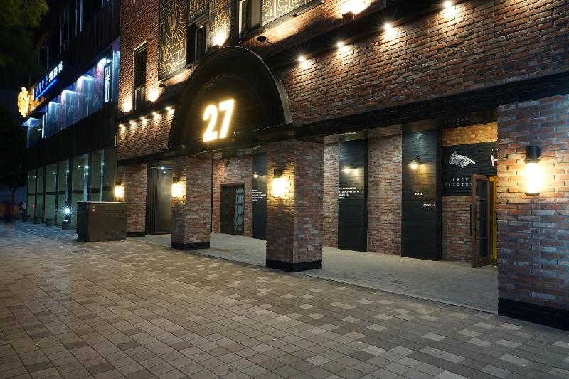 27 Hotel image
