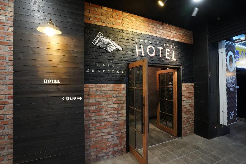 27 Hotel image