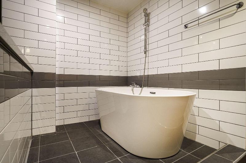 27 Hotel image