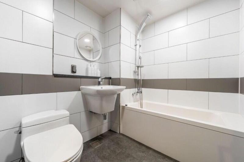 27 Hotel image