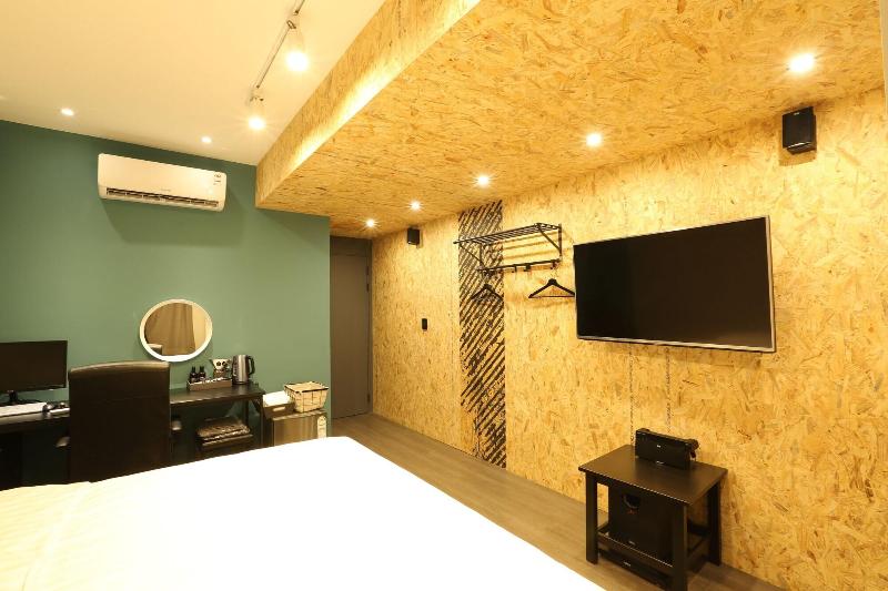 27 Hotel image