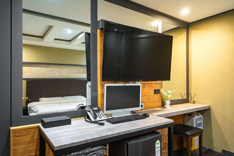 27 Hotel image