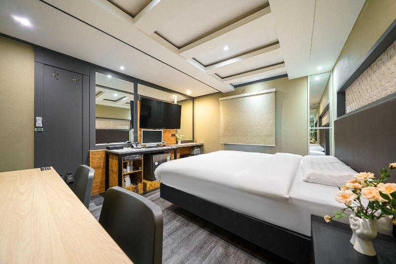 27 Hotel image