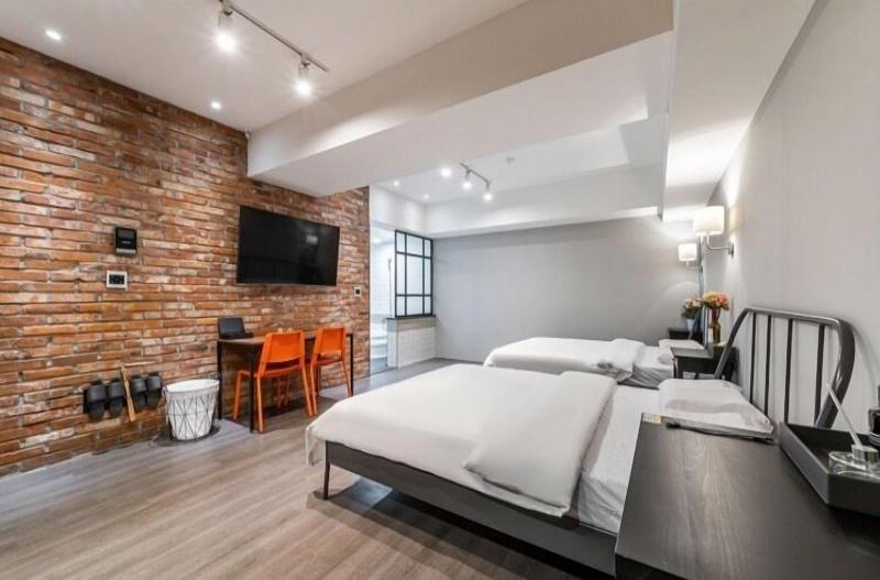 27 Hotel image