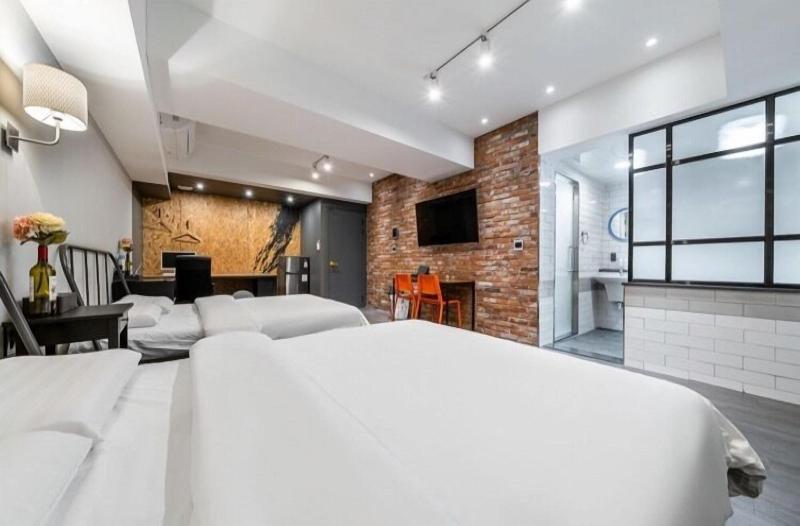 27 Hotel image