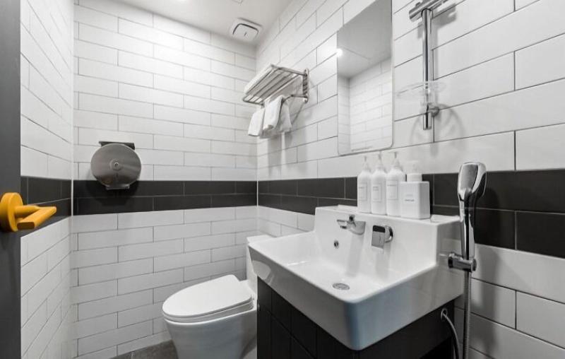 27 Hotel image