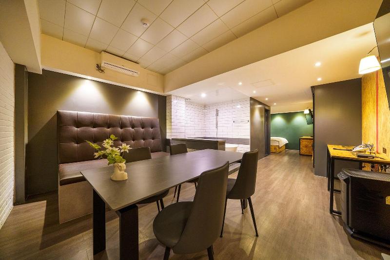 27 Hotel image