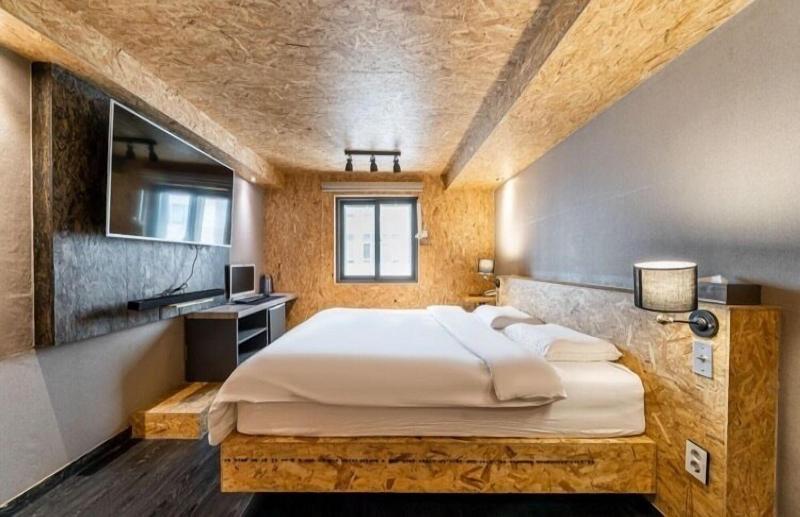 27 Hotel image