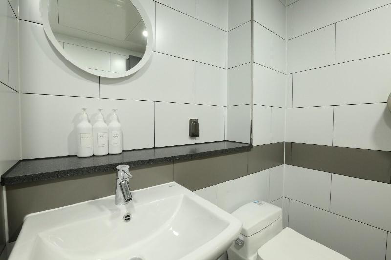 27 Hotel image