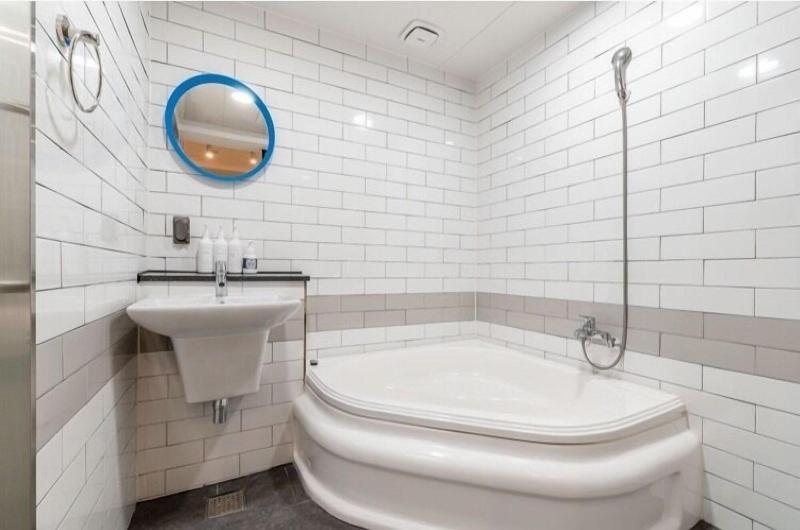 27 Hotel image