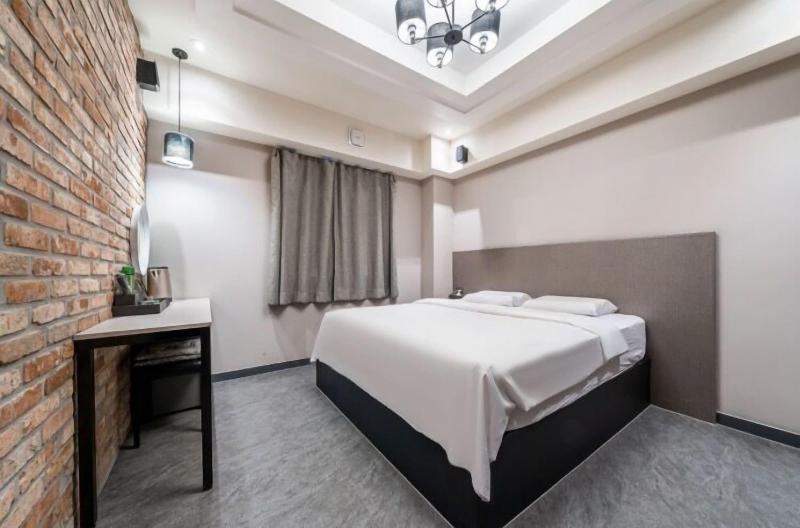 27 Hotel image
