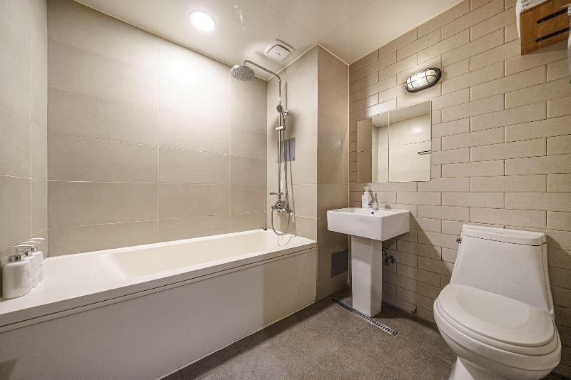 27 Hotel image