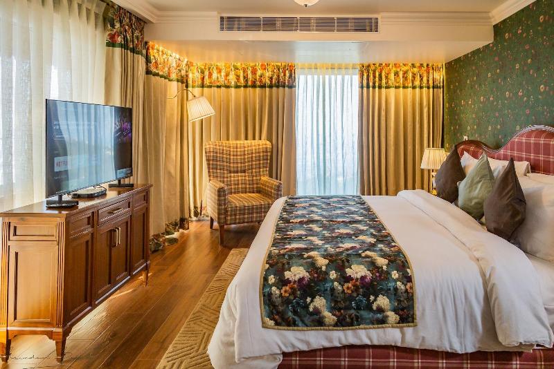 The Fern Brentwood Resort image