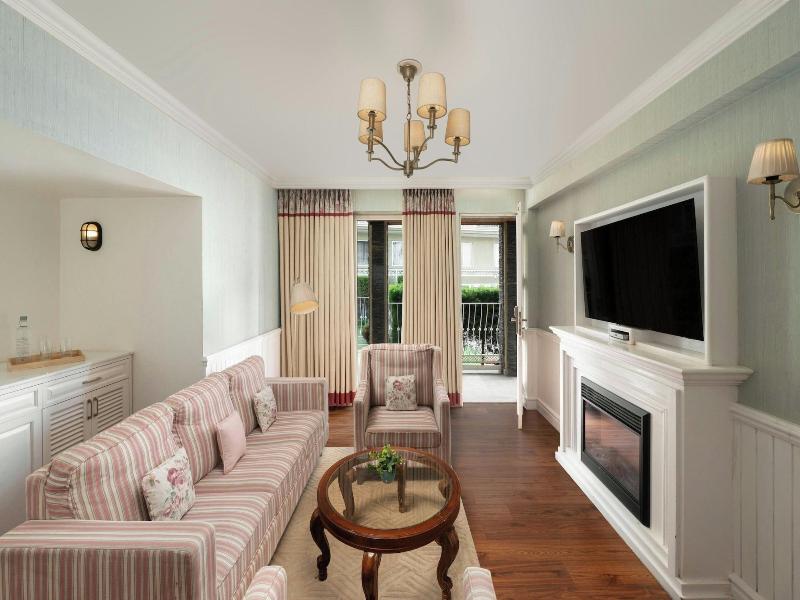The Fern Brentwood Resort image