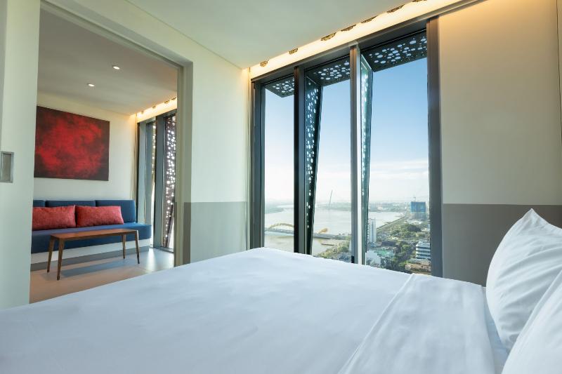 Wink Hotel Danang Riverside image