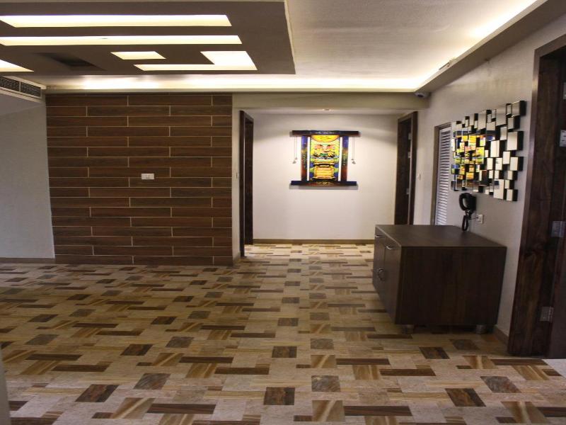 Hotel Raj Shikhar — restaurant