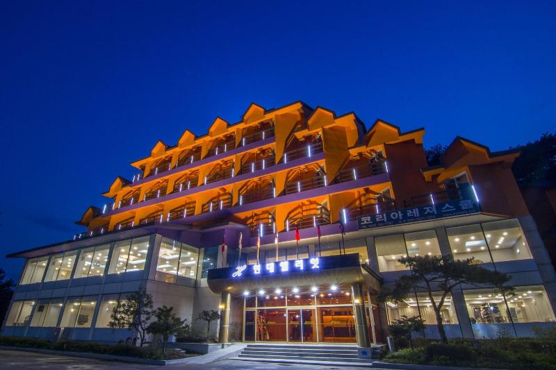 Hyundai Elliot Hotel and Resort image