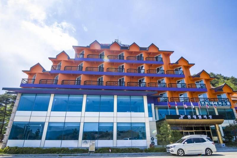 Hyundai Elliot Hotel and Resort image