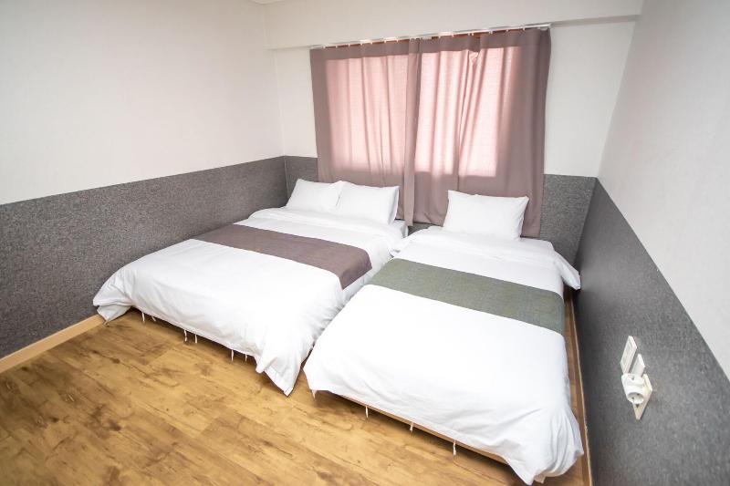 Hyundai Elliot Hotel and Resort image