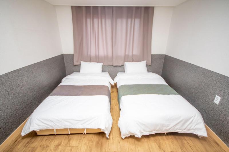 Hyundai Elliot Hotel and Resort image